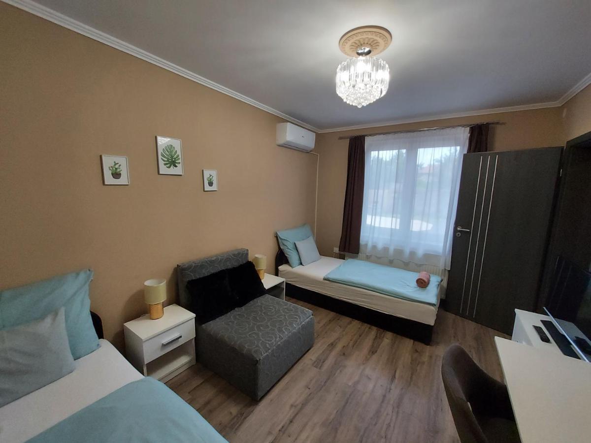Borostyan Panzio Bed & Breakfast Debrecen Exterior photo